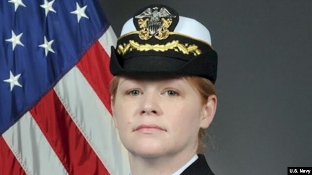 Nữ hạm trưởng Amy Graham, chỉ huy tàu khu trục USS Curtis Wilbur.