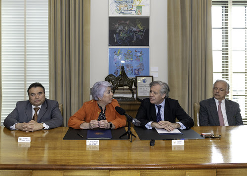 OEA y Paraguay firman acuerdo para observar las elecciones generales y regionales del 22 de abril