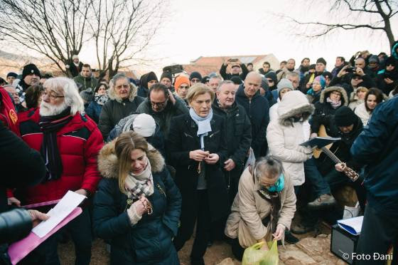 aparicion-de-la-virgen-a-mirjana-en-medjugorje-el-2-de-enero-de-2017-13