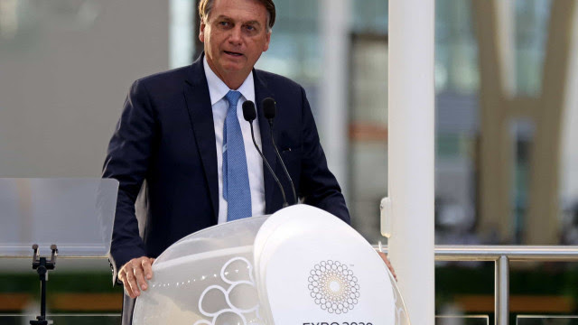 Bolsonaro quer dar reajuste a policiais em ano eleitoral via PEC dos Precatórios