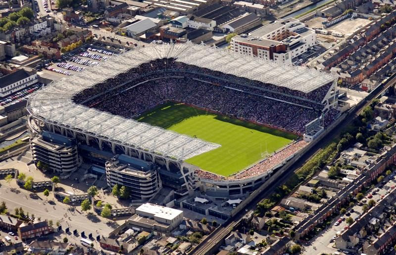 Pin de Seamus Carrick em Dublin Estadio futebol, Lendas do futebol