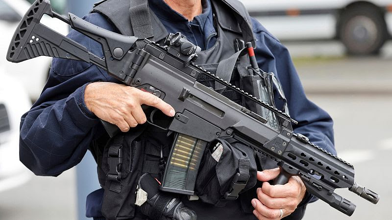 France mobilises 7,000 troops and goes on high alert after school stabbings and mosque knife arrest 800x450_cmsv2_0860cee3-852a-55df-9446-23db9568a571-7965396