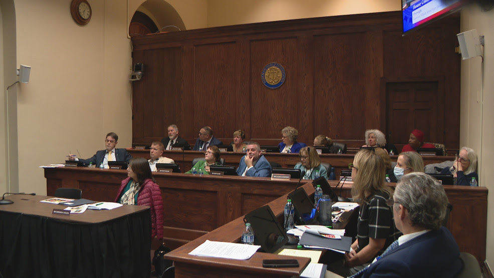  Lawmakers grill state education leaders over handling of Providence school closures