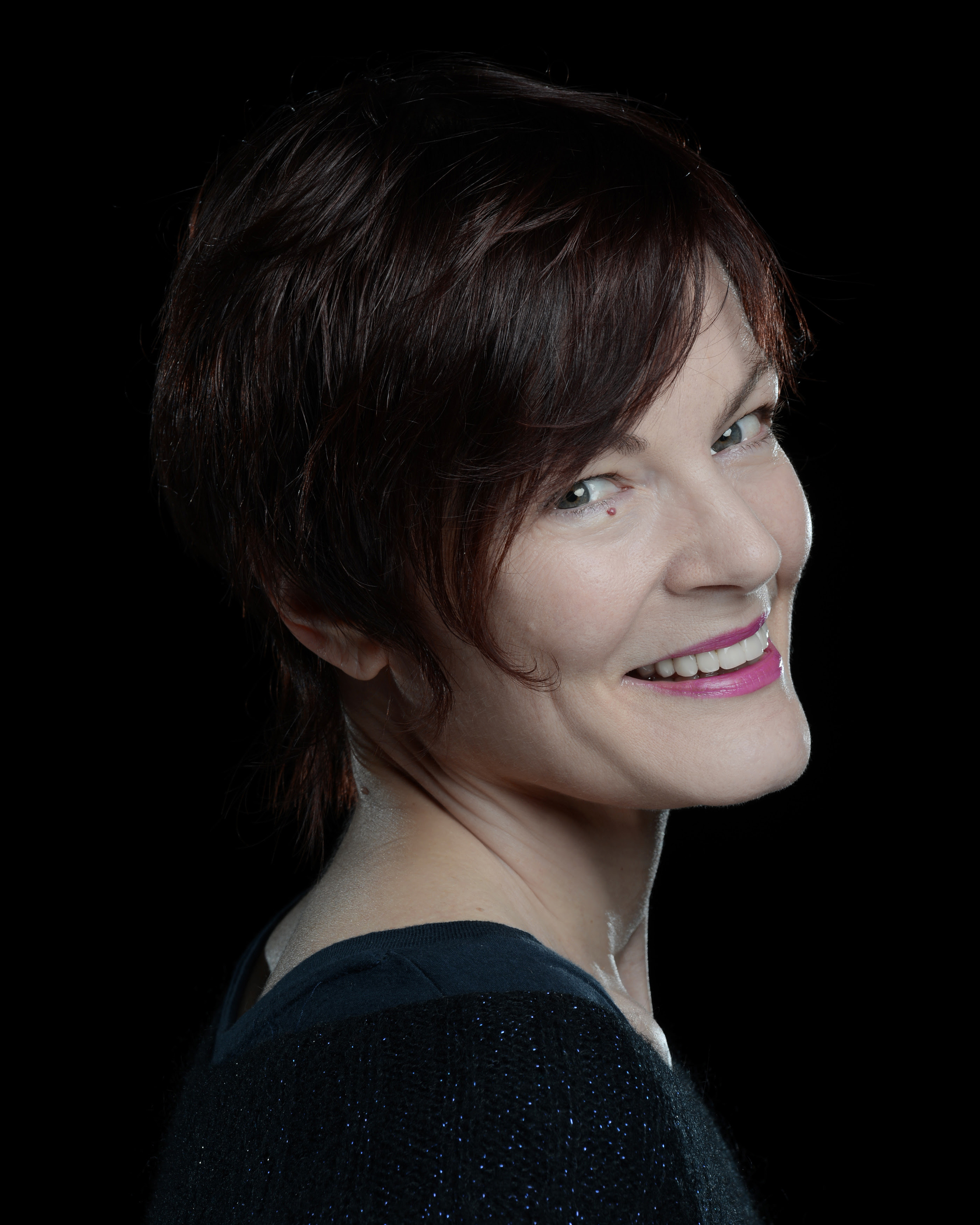 Hubbard Street welcomes Alexandra Wells as Director of Artist Training 2 Hubbard Street Dance Chicago, under the artistic direction of Glenn Edgerton and executive leadership of Jason D. Palmquist, announces today its new Director of Artist Training, Alexandra Wells, Founder and Artistic Director of Springboard Danse Montreal. Hubbard Street welcomes Alexandra Wells as Director of Artist Training 2 Hubbard Street Dance Chicago, under the artistic direction of Glenn Edgerton and executive leadership of Jason D. Palmquist, announces today its new Director of Artist Training, Alexandra Wells, Founder and Artistic Director of Springboard Danse Montreal.