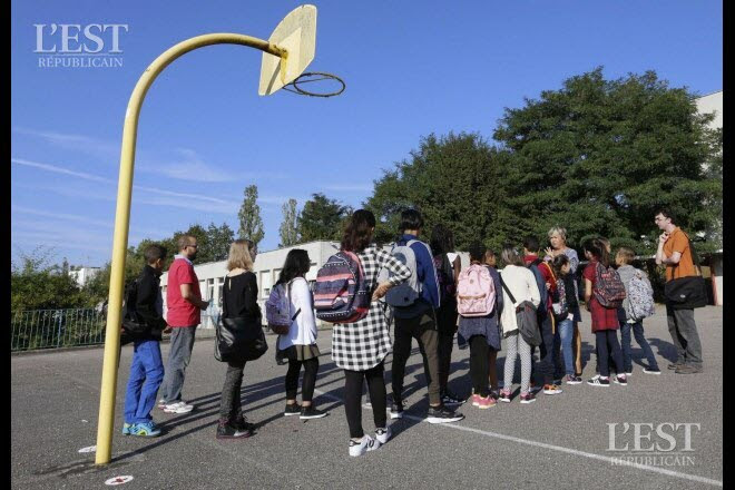 Réapprendre aux jeunes à retrouver un comportement d’élèves.  Photo d’archives ER