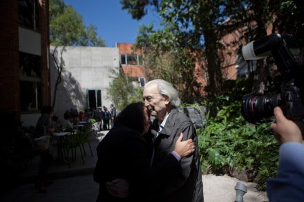 Juan Gelman en una imagen de octubre de 2012. Foto: Miguel Dimayuga