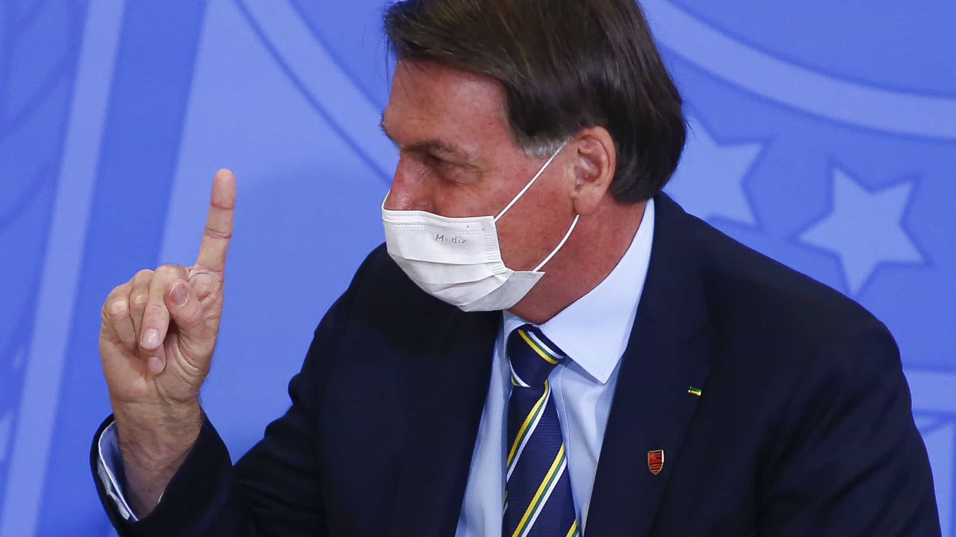 Bolsonaro diz não mandar na Anvisa, mas que agência não vai correr para liberar vacina