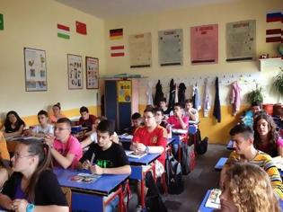 Φωτογραφία για Να τι διδάσκουν στα αλβανικά σχολεία της πατρίδας μας...
