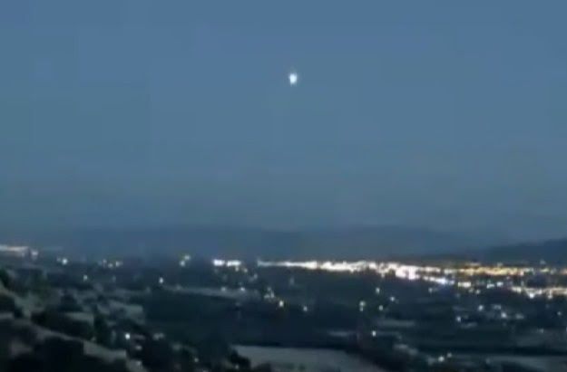 UFO News ~ 8/04/2015 ~ UFO Seen Over Lambourn and MORE Ufo-sighting-live-cam-captures-huge-glowing-object-over-california-you-tube-screenshot-orlando