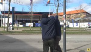 Video: Muslim assaults Islam critic Rasmus Paludan in front of mosque