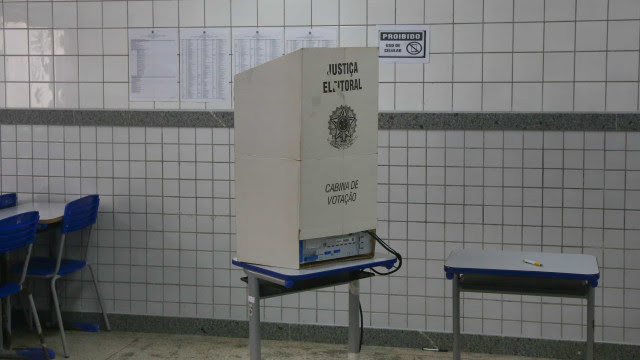 Em eleição após apagão, irmão de Alcolumbre e deputado estadual avançam ao 2º turno em Macapá