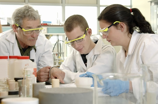 ScientistandStudent
