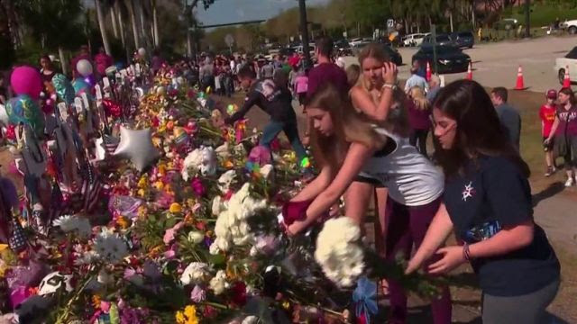 Florida EMTs Say Broward Sheriff Blocked Medics From Treating Gunned Down Students Inside The School (Video)