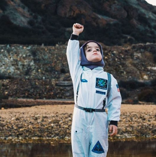 kid dressed as astronaut