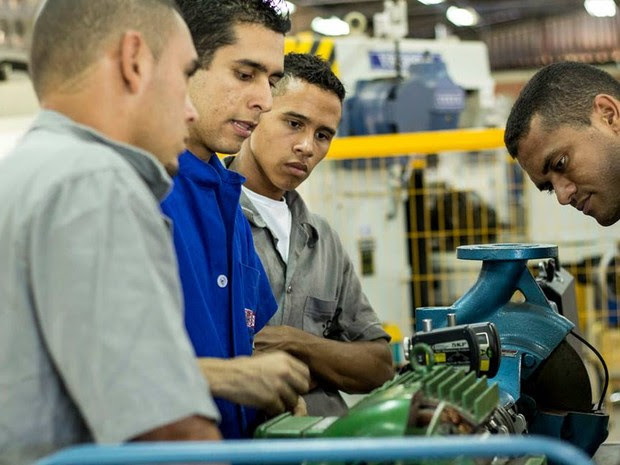 Cursos de qualificação profissional garante formação e acesso à emprego em Pitimbu (Foto: +Consultoria Social/Arquivo) Cursos de qualificação profissional garante formação e acesso à emprego em Pitimbu (Foto: +Consultoria Social/Arquivo)
