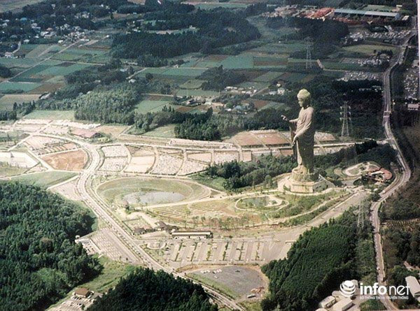 Chiêm bái tượng Phật bằng đồng lớn nhất thế giới ở Nhật Bản - 3