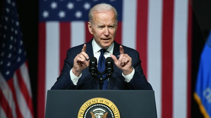 O presidente dos EUA, Joe Biden, fala durante a comemoração do 100º aniversário do Massacre da Corrida de Tulsa no Centro Cultural Greenwood em Tulsa, Oklahoma, em 1 de junho de 2021.