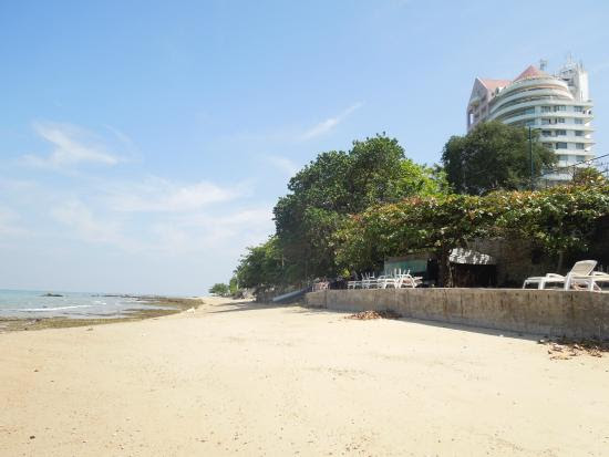 Private Beach - Picture of Dusit Thani Pattaya - Tripadvisor