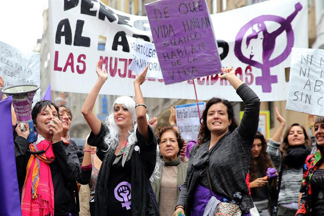 Manifestación, este domingo en Madrid, en motivo del Día Internacional por la Despenalización del Aborto, días después de la retirada de la reforma de ka ley de Gallardón. EFE
