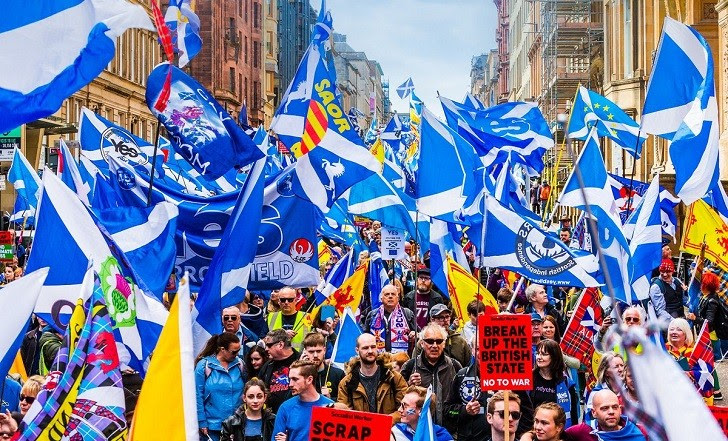 Miles de personas demandan en Escocia un nuevo referéndum de independencia