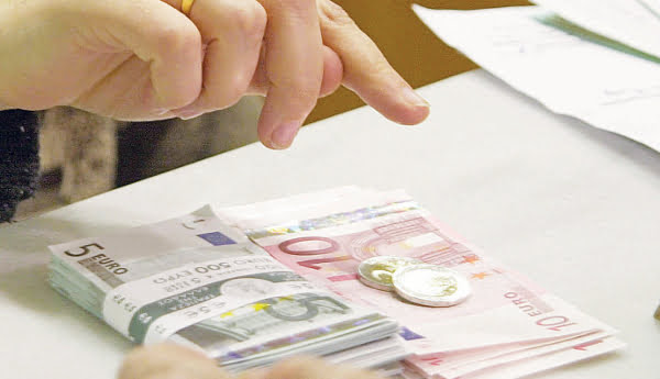 ΟΑΕΔ:
Επίδομα 1.000 ευρώ σε
απολυμένους