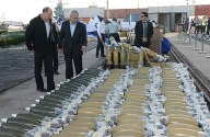 PM Netanyahu, DM Ya'alon reviewing stash from the Iranian Weapons Ship