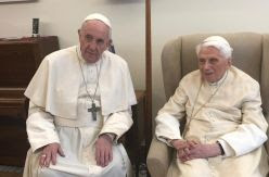 Los cardenales ultraconservadores utilizan a Benedicto XVI en su lucha contra Francisco
