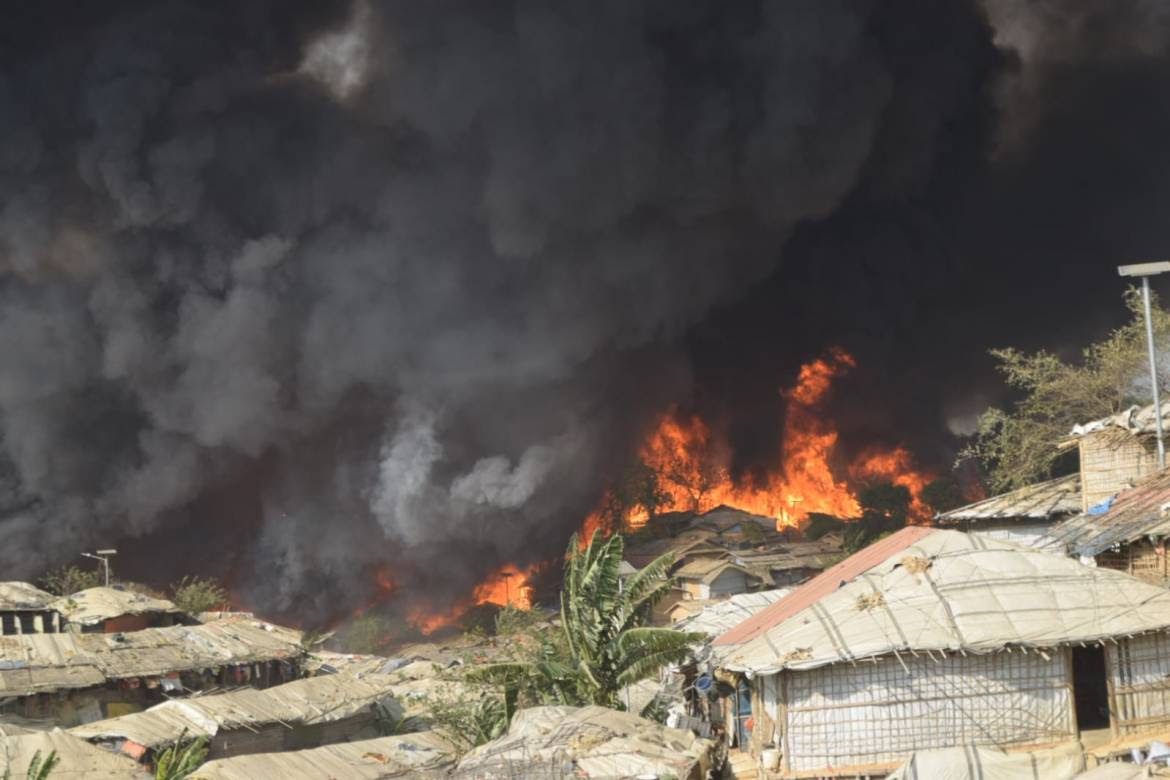 Rohingya refugee camp fire