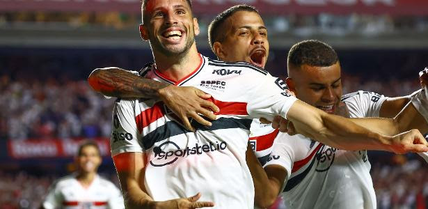 Calleri comemora gol marcado contra o Palmeiras pela final do Campeonato Paulista 