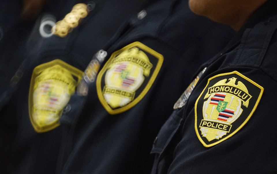 City-Council-Mtg-HPD-Honolulu-Police-patches-960x606.jpg
