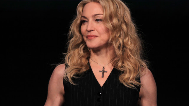 Madonna lamenta que mansão que foi sua agora pertence a um cachorro