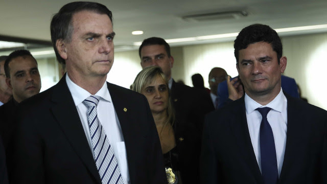 Bolsonaro muda plano de Moro e exalta nova gestão da PRF
