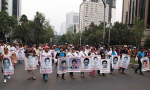 Manifestación en la Ciudad de México en protesta por la desaparición de los 43 estudiantes de Ayotzinapa (foto de archivo). 