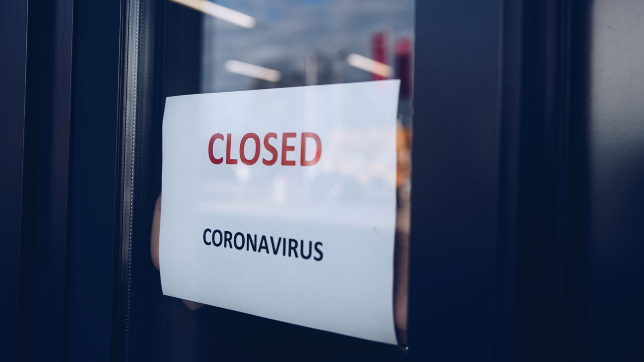 A closed due to Coronavirus sign