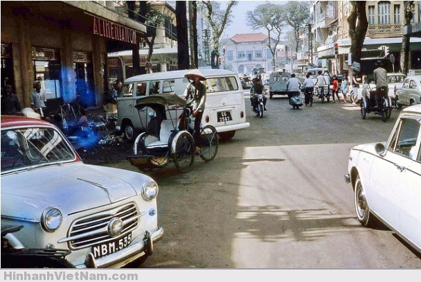 Đường Nguyễn Văn Thinh 1967, nay là Mạc Thị Bưởi.
