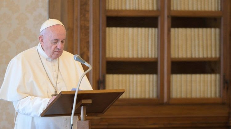 Pope Francis during the Regina Coali