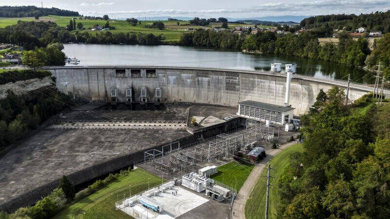 Groupe E a inauguré en octobre un site de production d’hydrogène au pied du barrage de Schiffenen, dans le canton de Fribourg. — © KEYSTONE/Laurent Merlet