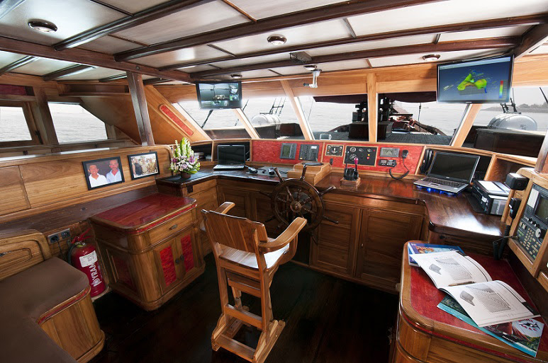 Mantamae Live Aboard Adventures.