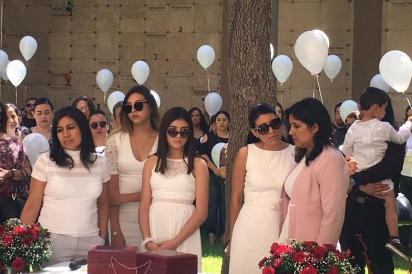Las hijas de un matrimonio asesinado en El Paso piden educar a sus hijos en el respeto