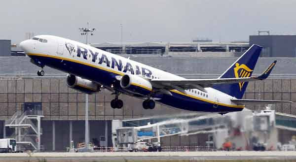 Ryanair ameaça com o tribunal