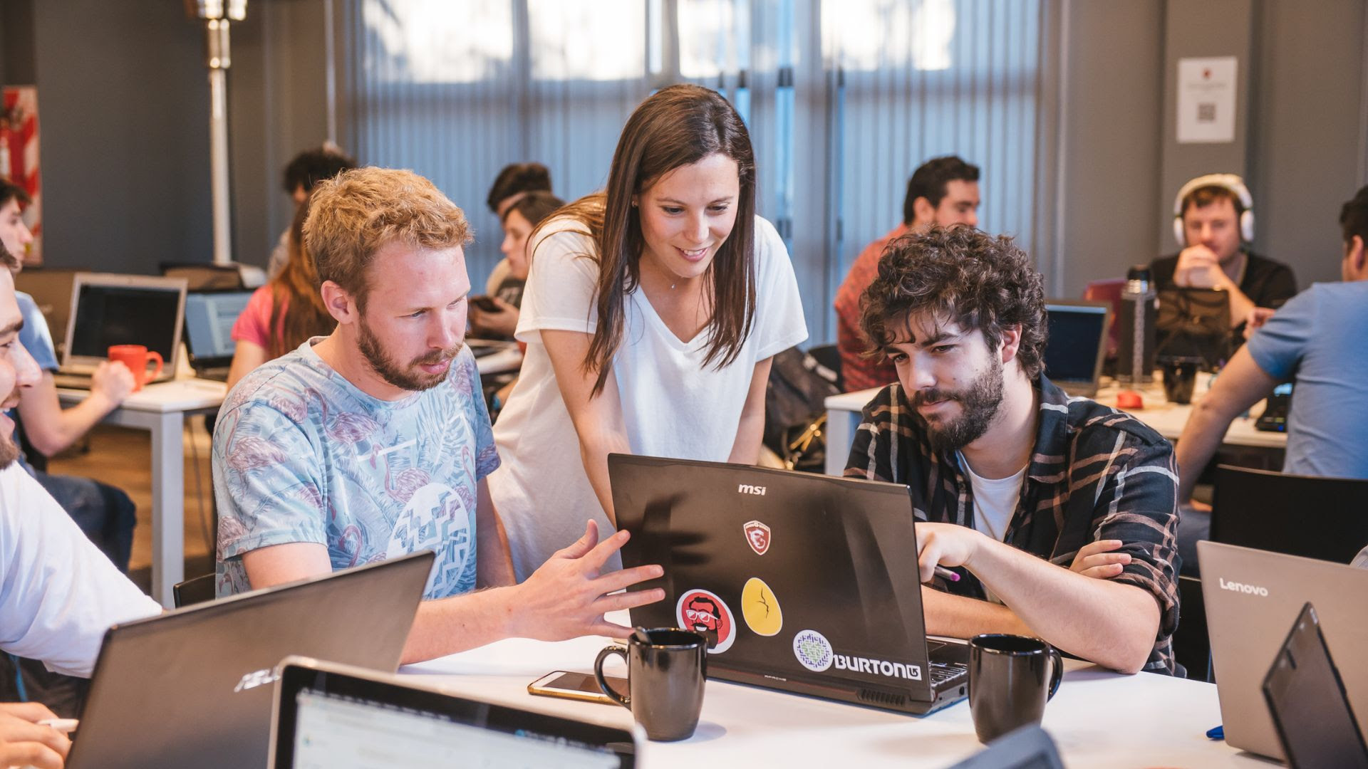 EGG sumó 50 mil vacantes para las personas que estén en la Argentina y quieran estudiar programación desde cero (Crédito: Prensa EGG)