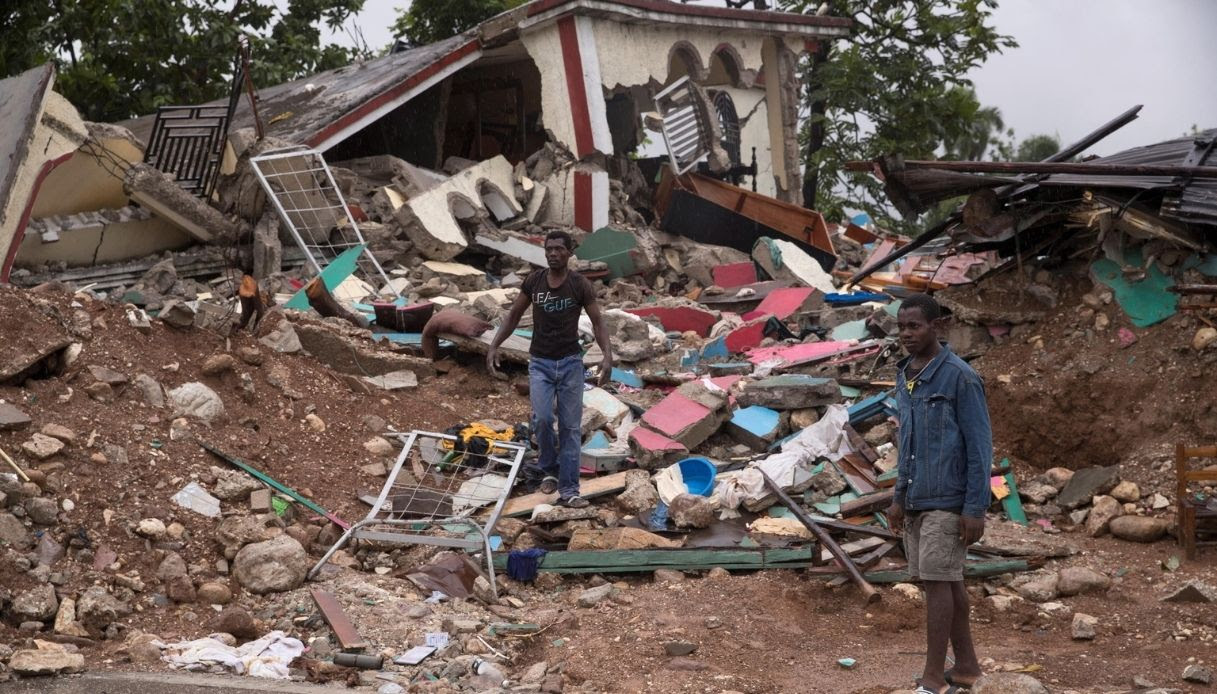 Haiti, dopo il terremoto la tempesta. Le
                      immagini della devastazione | VirgilioNotizie