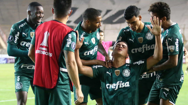 Palmeiras abre 2 a 0, cede empate, mas vence no Peru em estreia na Libertadores