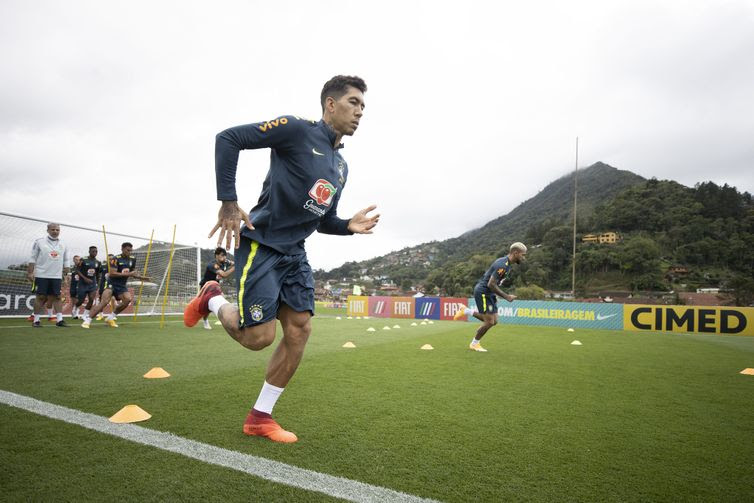 Lucas Figueiredo/CBF Firmino, treino, seleção brasileira, Granja Comary