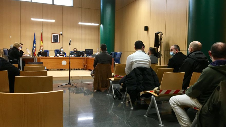 La Fiscalía pide 4 años de prisión para 4 proselitistas que generaron una estampida en el metro de Valencia