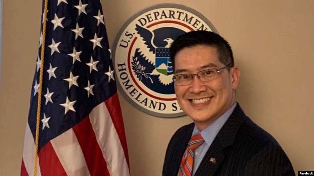 Luật sư Tony Phạm, 47 tuổi, được Tổng thống Hoa Kỳ Donald Trump bổ nhiệm làm Cố vấn Trưởng Pháp lý của Cơ quan Thực thi Di trú và Hải quan Hoa Kỳ (ICE). Photo Facebook Tony Pham.