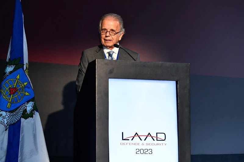 Ministro José Múcio em discurso na abertura da LAAD, maior evento de armas da América Latina