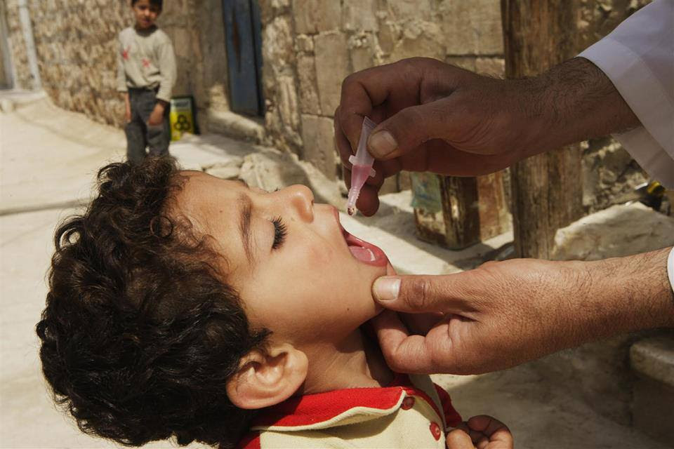 live-oral-polio-vaccine-syrian-children
