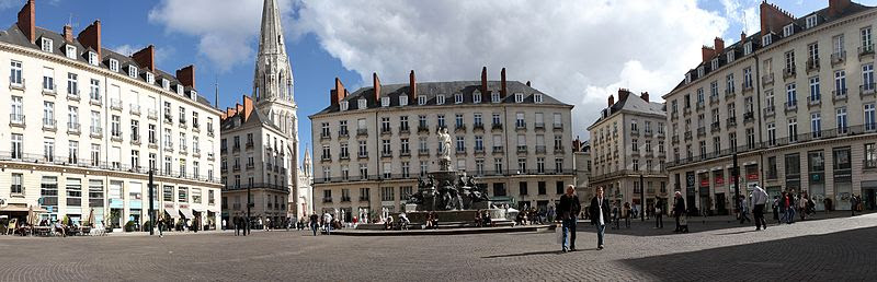 File:Vue panoramique de la place Royale (Nantes).jpg