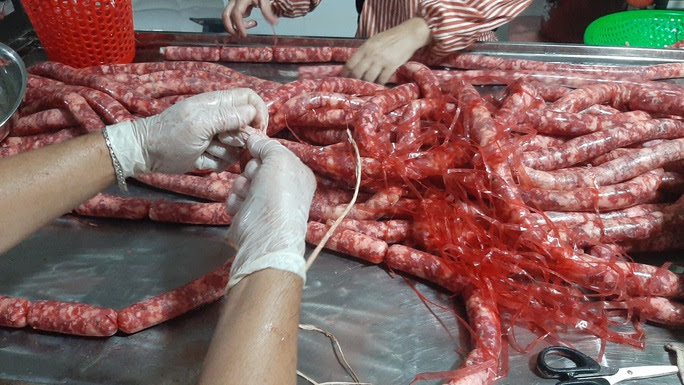 CLIP: Ngất ngây với đặc sản tung lò mò của người Chăm An Giang - Ảnh 5. CLIP: Ngất ngây với đặc sản tung lò mò của người Chăm An Giang - Ảnh 5.